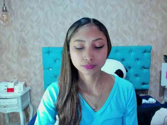 MadelineDollx webcam