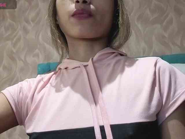 MadelineDollx webcam