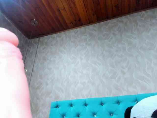 MadelineDollx webcam