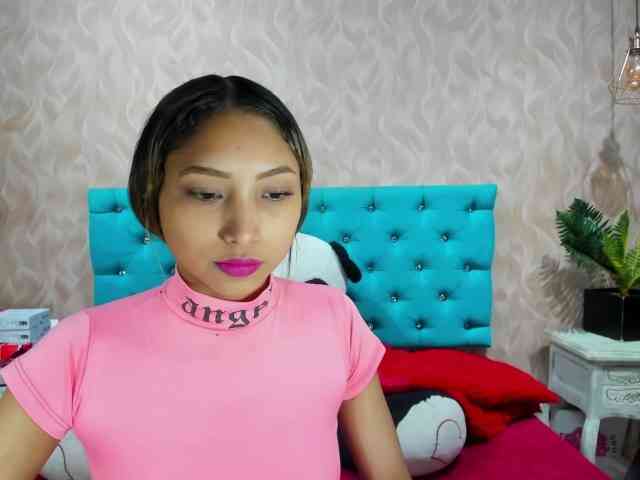 MadelineDollx webcam