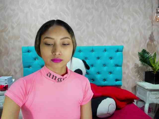 MadelineDollx webcam