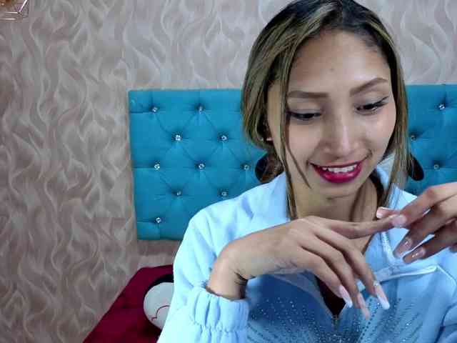 MadelineDollx webcam