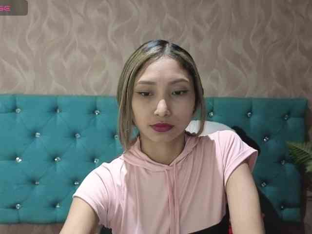 MadelineDollx webcam