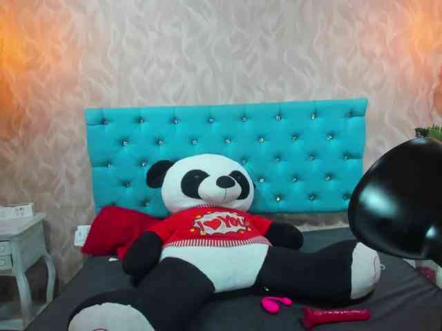 MadelineDollx webcam