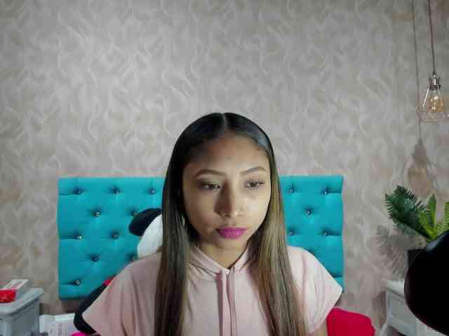 MadelineDollx webcam