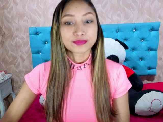 MadelineDollx webcam