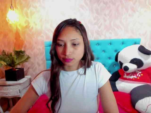 MadelineDollx webcam