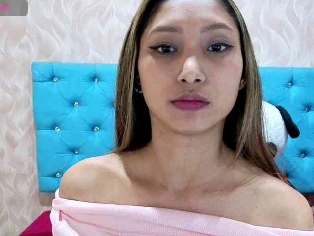 MadelineDollx webcam