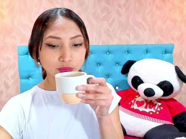 MadelineDollx webcam