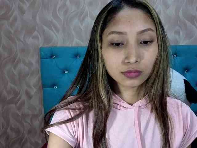 MadelineDollx webcam