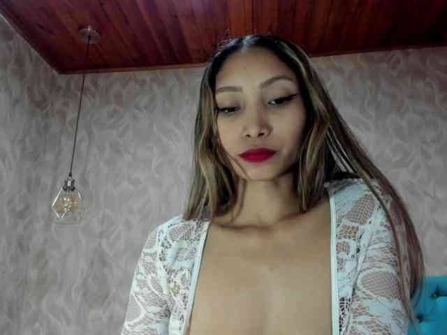 MadelineDollx webcam