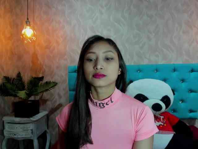 MadelineDollx webcam