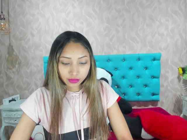 MadelineDollx webcam