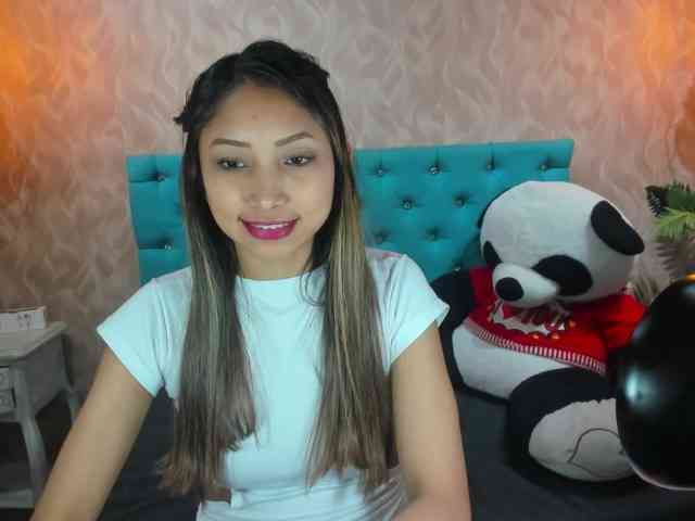 MadelineDollx webcam