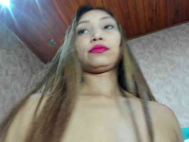 MadelineDollx webcam