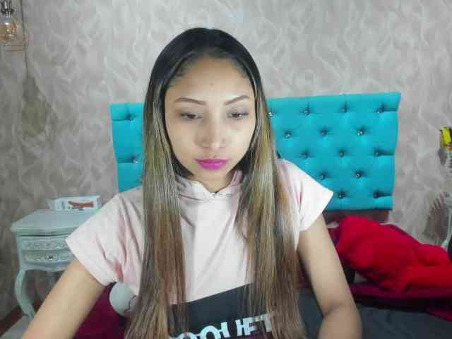 MadelineDollx webcam