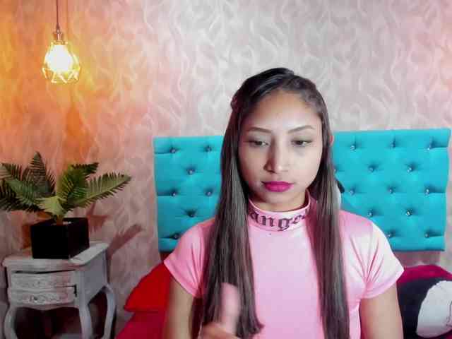 MadelineDollx webcam