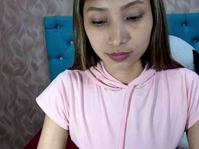 MadelineDollx webcam