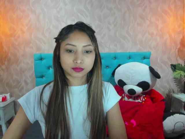 MadelineDollx webcam