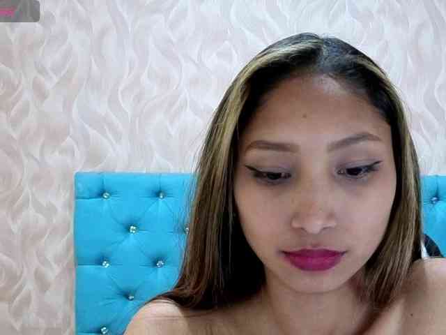 MadelineDollx webcam