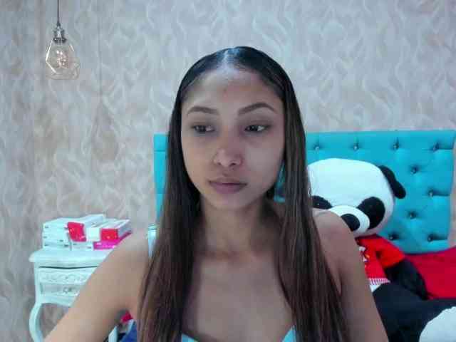 MadelineDollx webcam