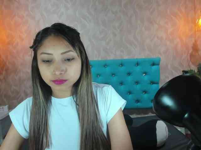 MadelineDollx webcam