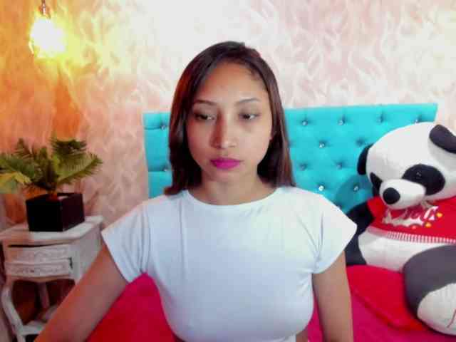 MadelineDollx webcam