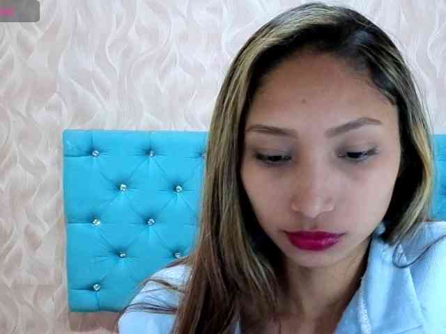 MadelineDollx webcam