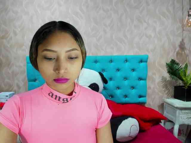 MadelineDollx webcam