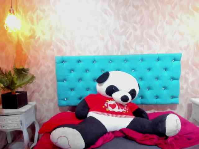 MadelineDollx webcam