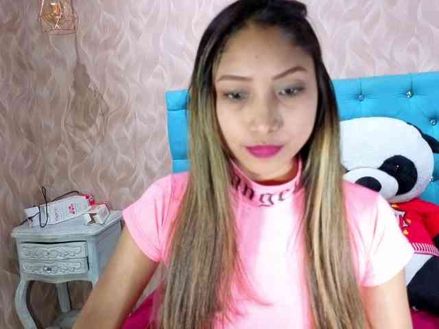 MadelineDollx webcam