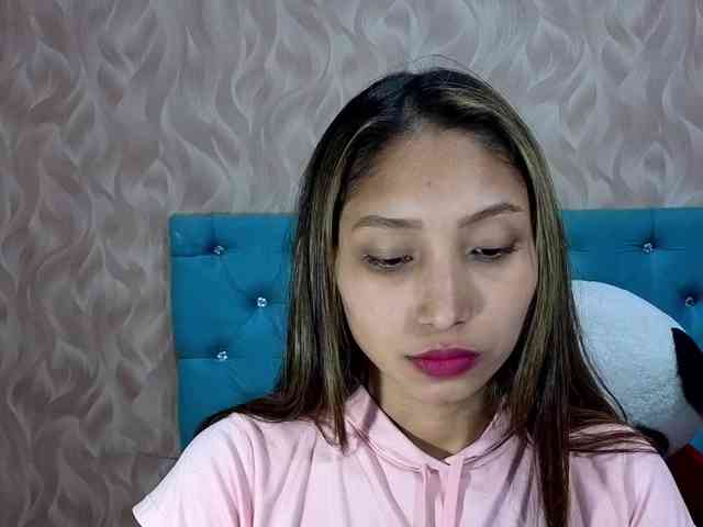 MadelineDollx webcam