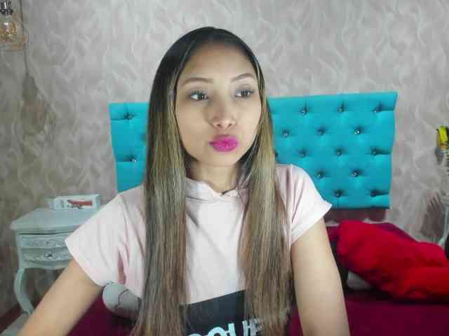 MadelineDollx webcam