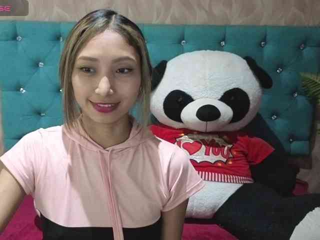 MadelineDollx webcam
