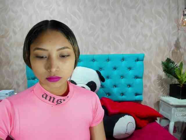 MadelineDollx webcam