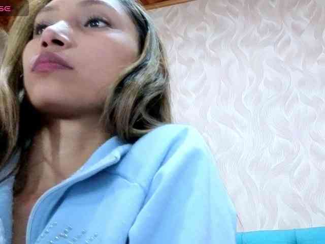 MadelineDollx webcam