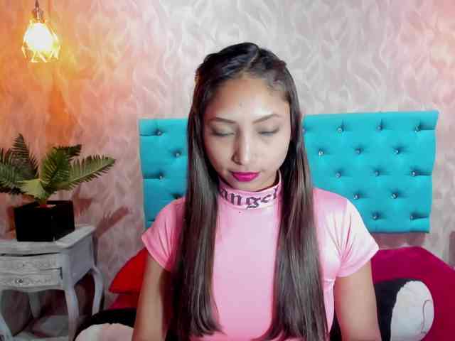 MadelineDollx webcam