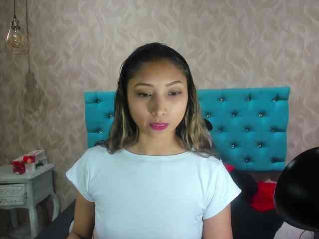 MadelineDollx webcam