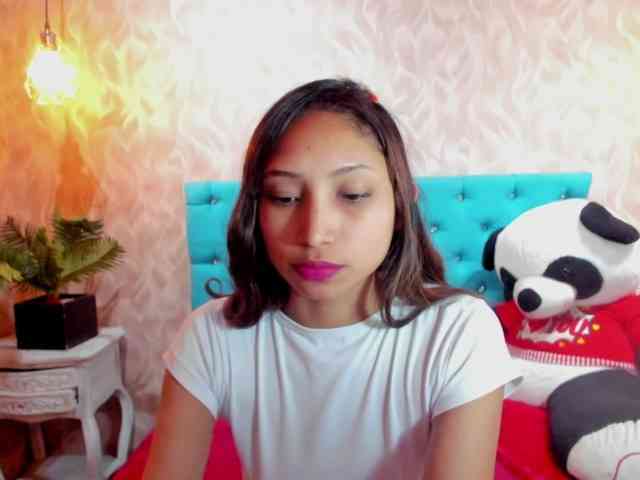 MadelineDollx webcam