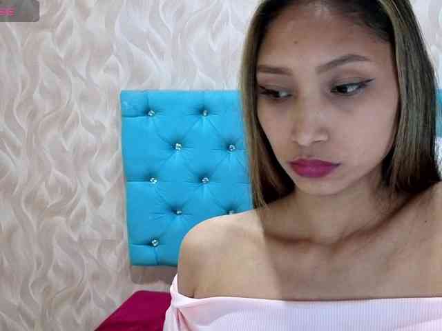 MadelineDollx webcam