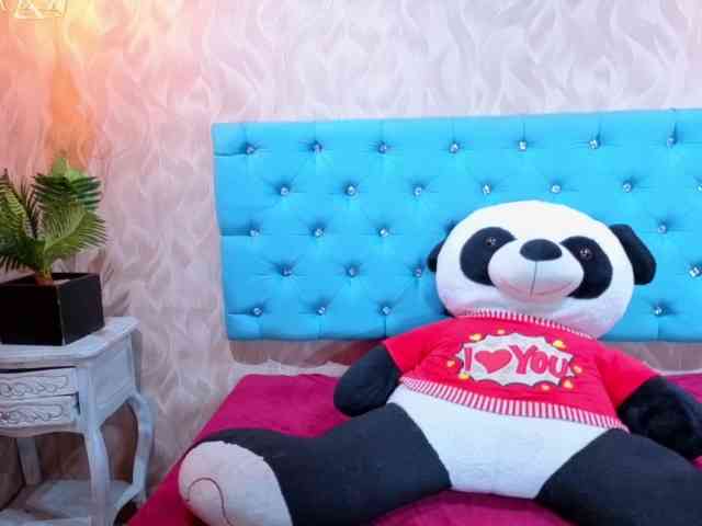 MadelineDollx webcam