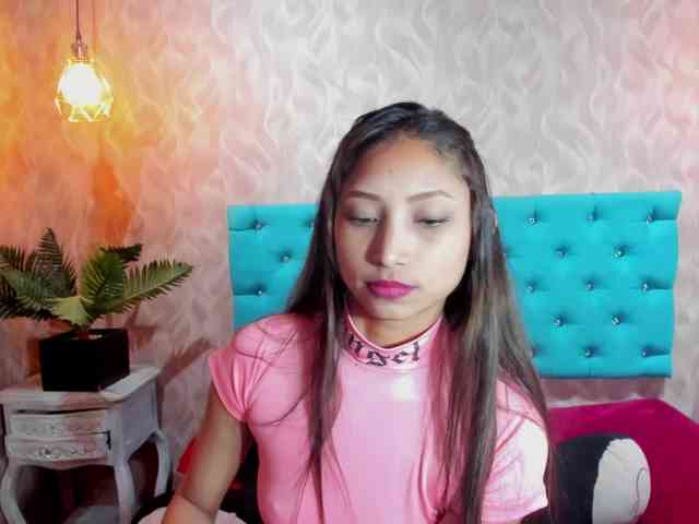 MadelineDollx webcam