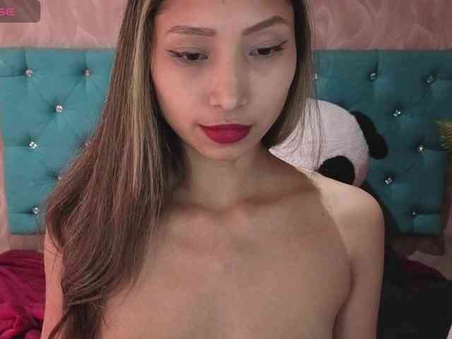 MadelineDollx webcam