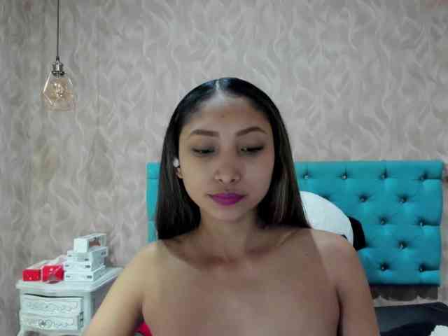 MadelineDollx webcam