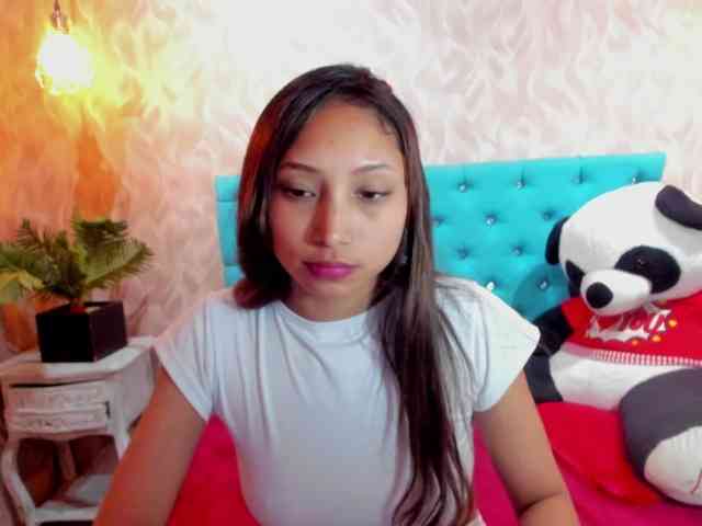 MadelineDollx webcam