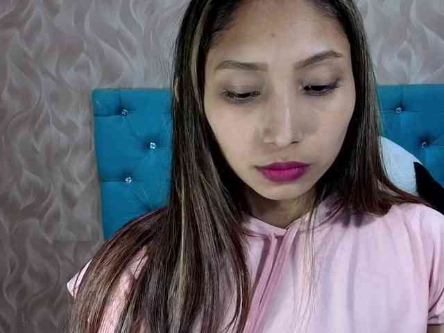 MadelineDollx webcam