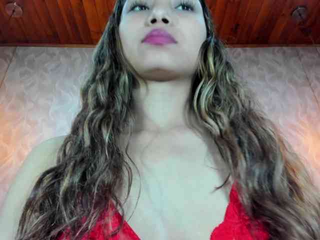 MadelineDollx webcam