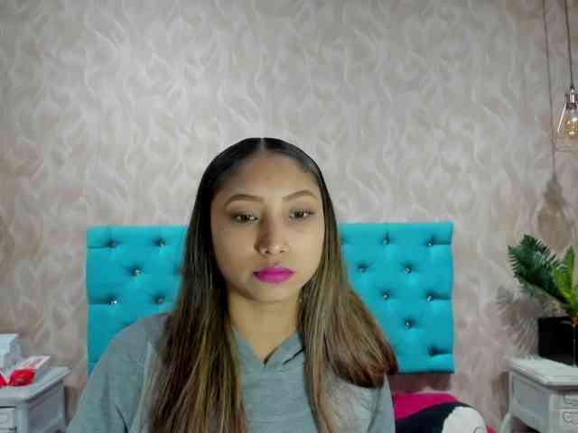 MadelineDollx webcam