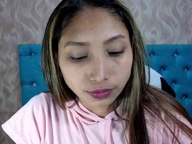 MadelineDollx webcam