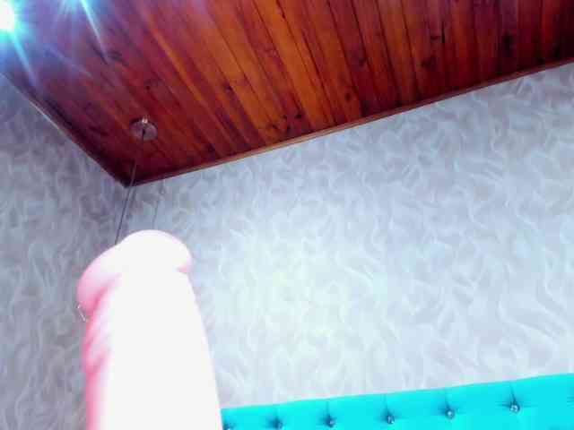 MadelineDollx webcam